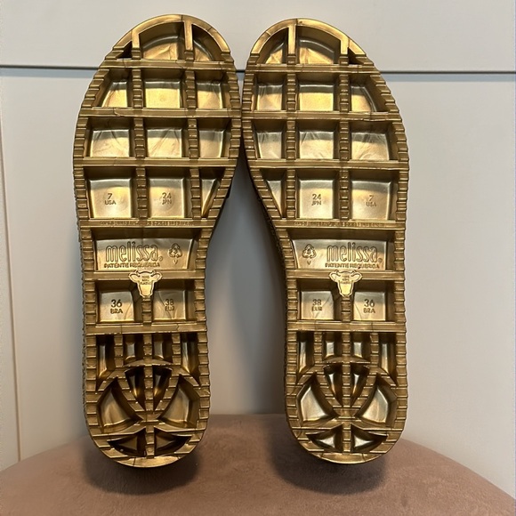 NWOT stunning Melissa, wedge platforms in gold and size 7! - Picture 9 of 9